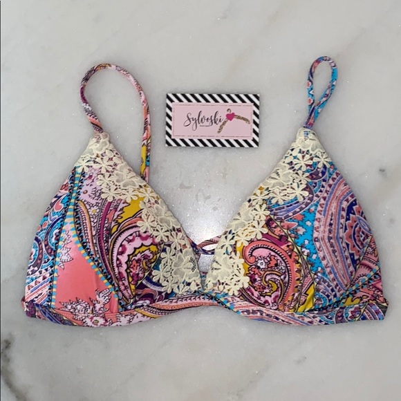 🆕 Molded push up triangle Bikini Top - Picture 9 of 10